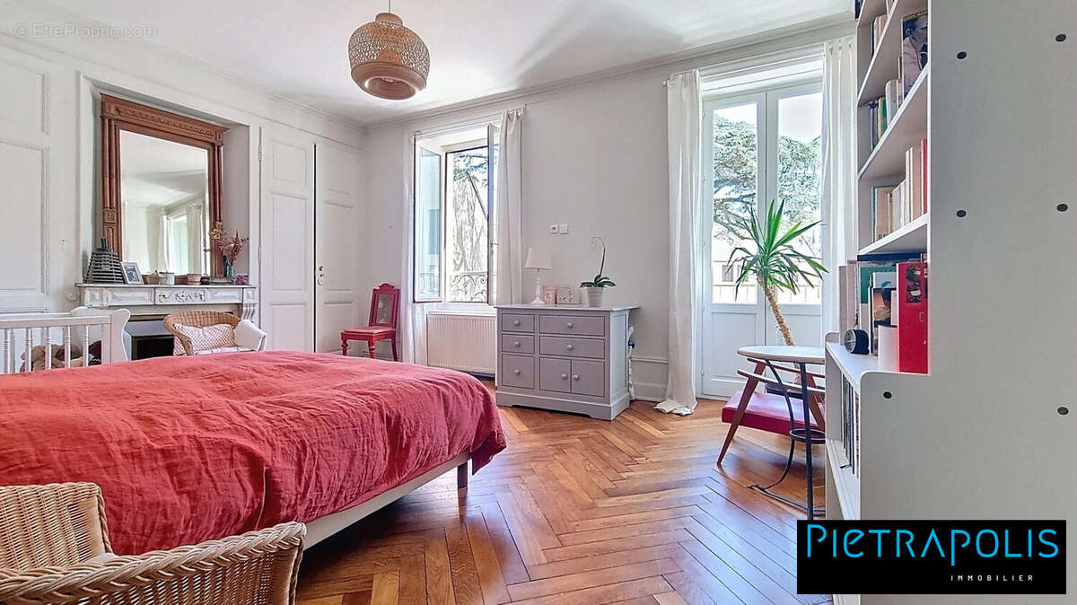 Appartement à TASSIN-LA-DEMI-LUNE