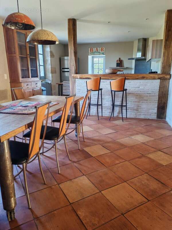 Maison 236 m² à Coimeres  - photo 8