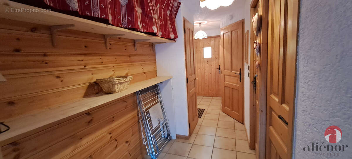Appartement à MORILLON
