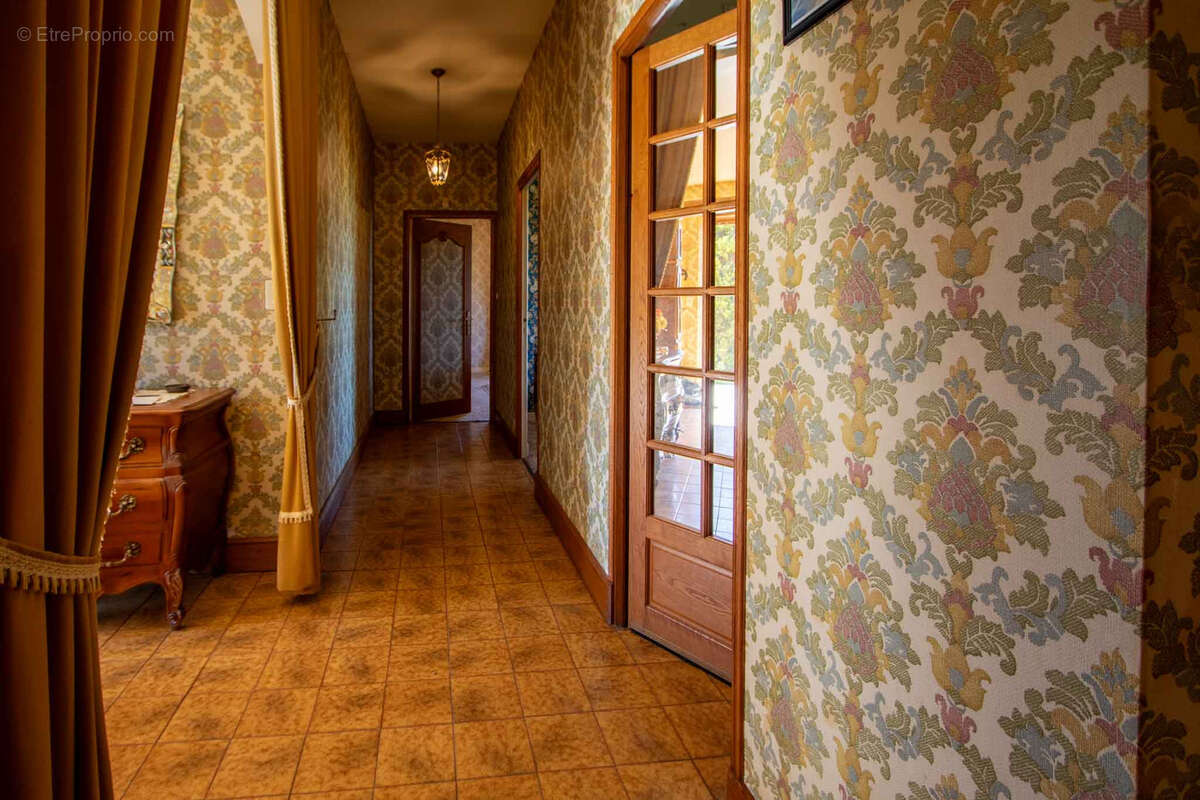 Maison à SAINT-JULIEN-DE-LAMPON