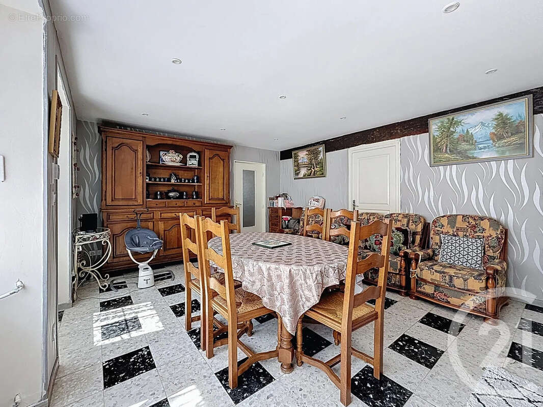 Maison à MIREBEAU-SUR-BEZE