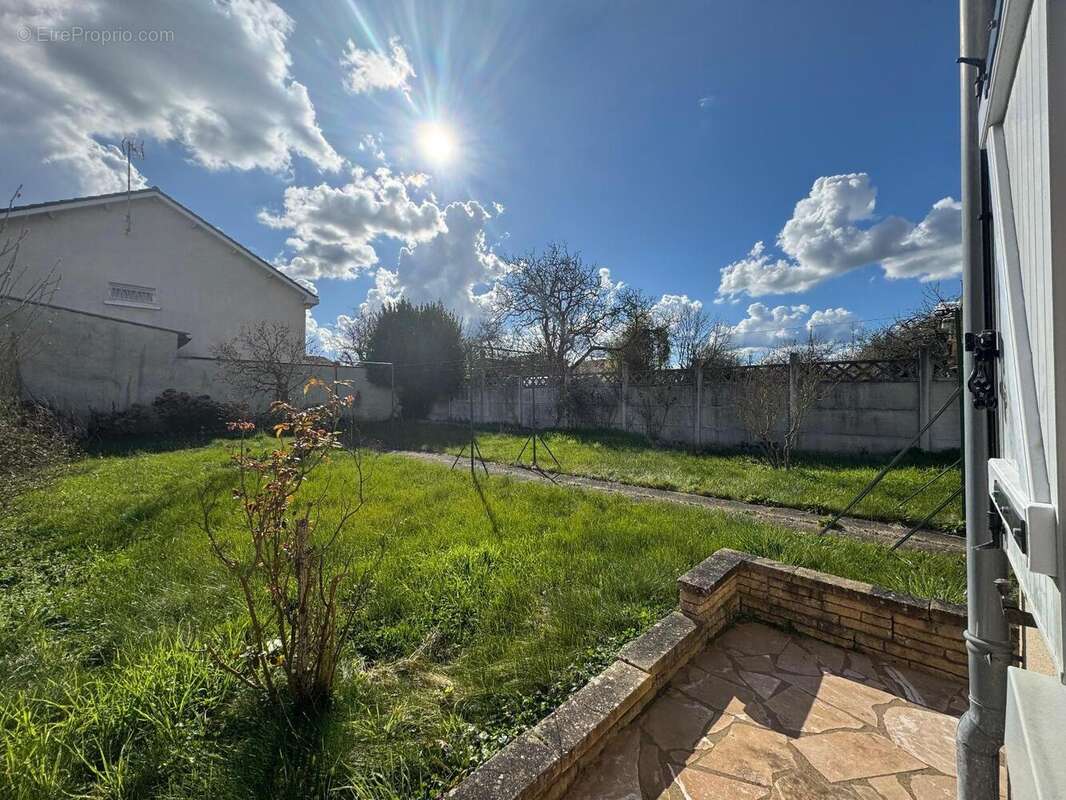   - Maison à THOUARS