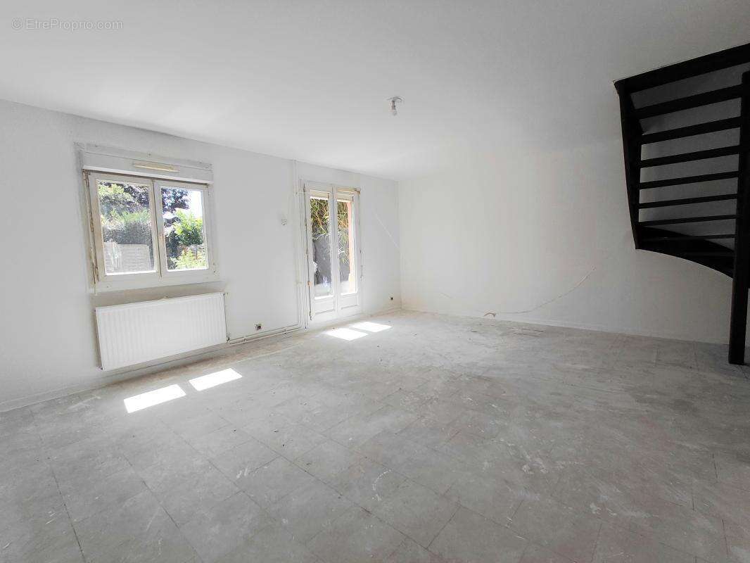 CUINCY - Type  5 - 95 m² - photo 3