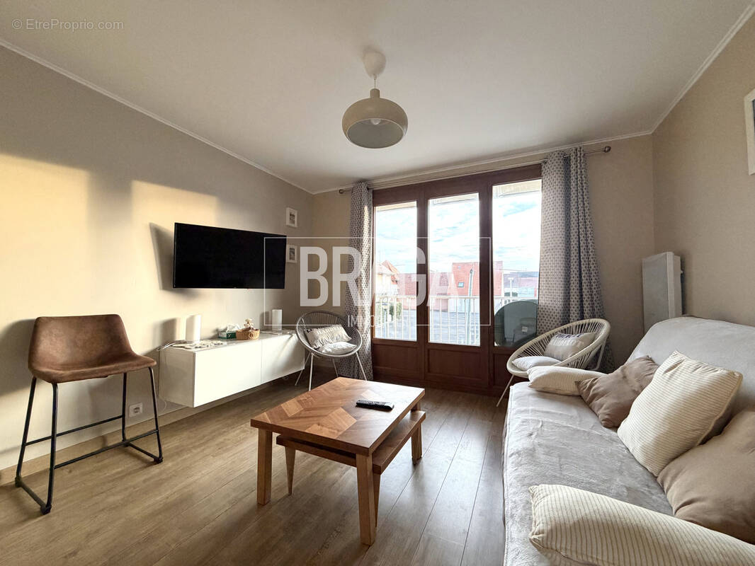 Appartement à CAMIERS