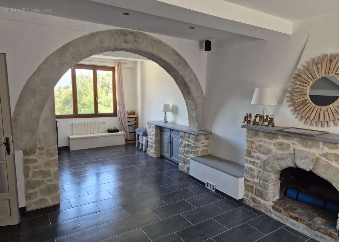 Maison à PLAN-DE-LA-TOUR