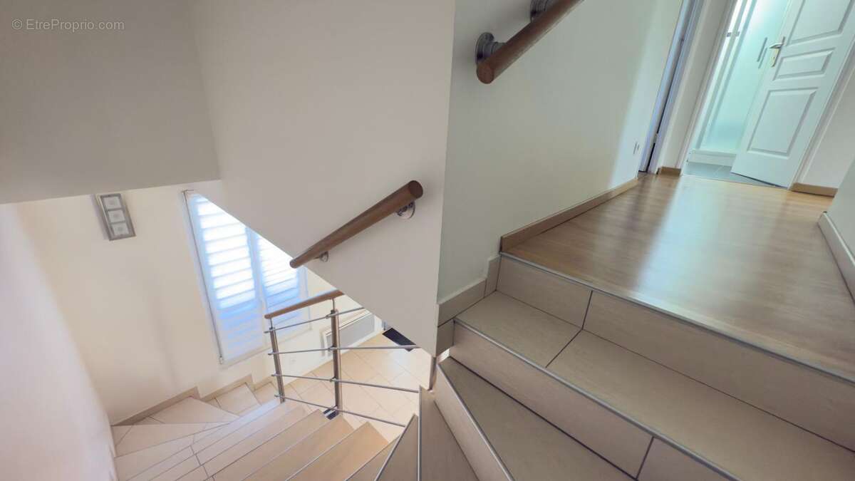 Maison à NEUILLY-SUR-MARNE