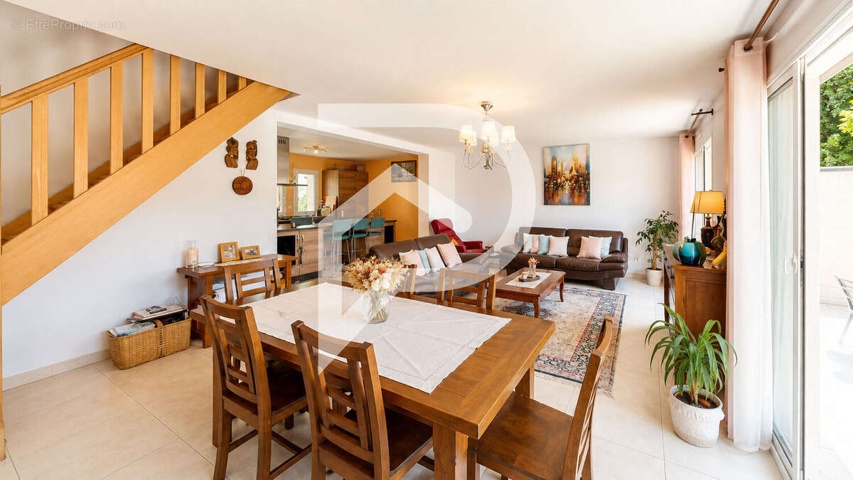 A Vendre Maison située à Orgeval de 6 pièces pour 142 m2 - photo 6