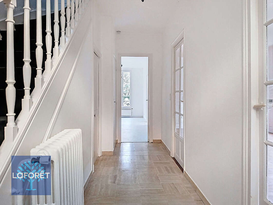 Maison à VERT-LE-GRAND