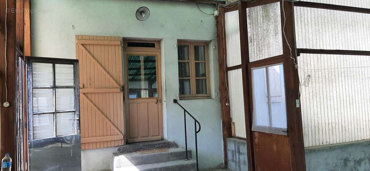 Fermette a rénover avec ses dépendances, sur 2,7 ha de terrain dans cadre bucolique - photo 4