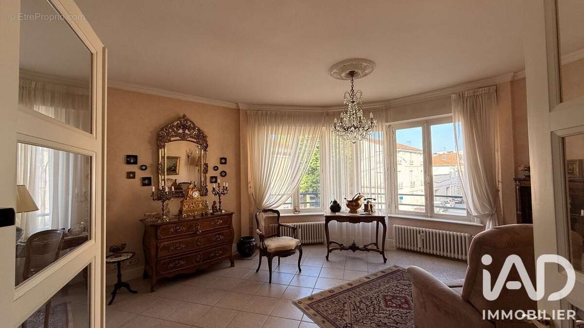 Appartement 100 m² à Roanne  - photo 2
