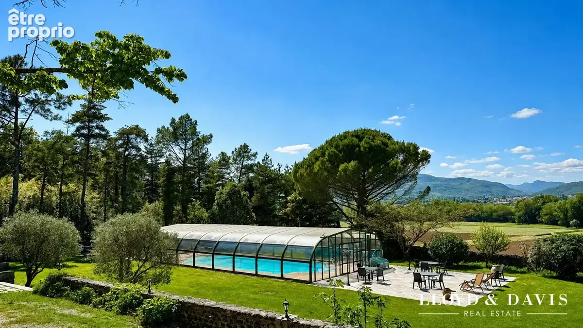 Piscine couverte