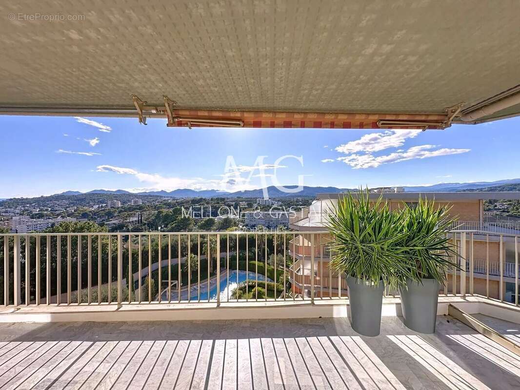 Appartement à LE CANNET