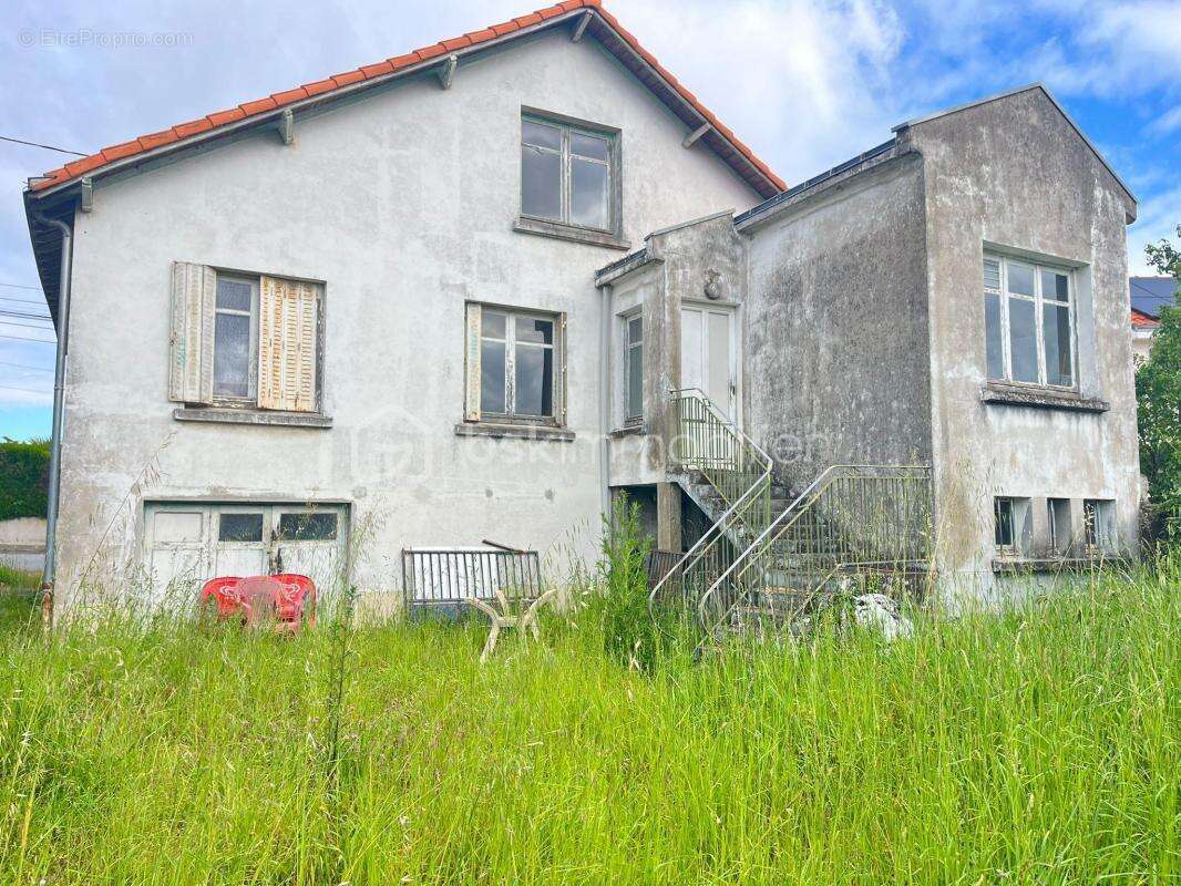 Maison à SAINTE-LUCE-SUR-LOIRE