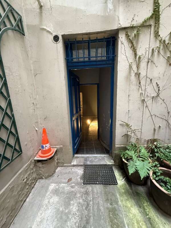 Appartement à PARIS-1E