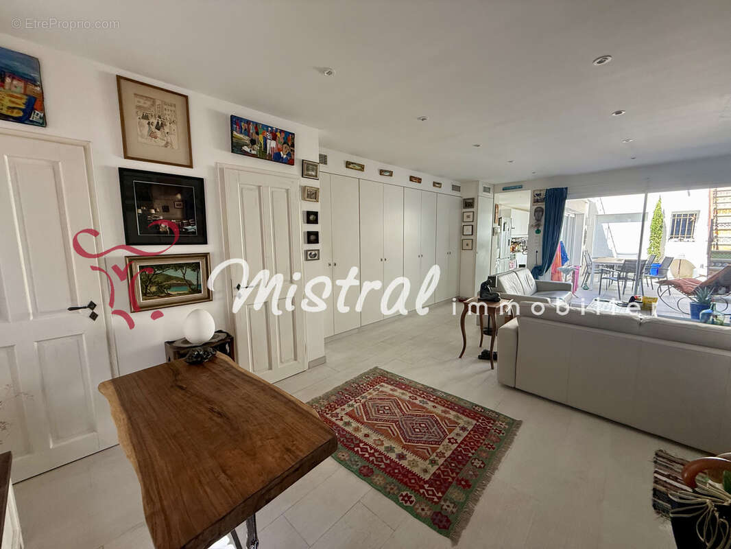 Vente maison de village aigues mortes intra muros - photo 4