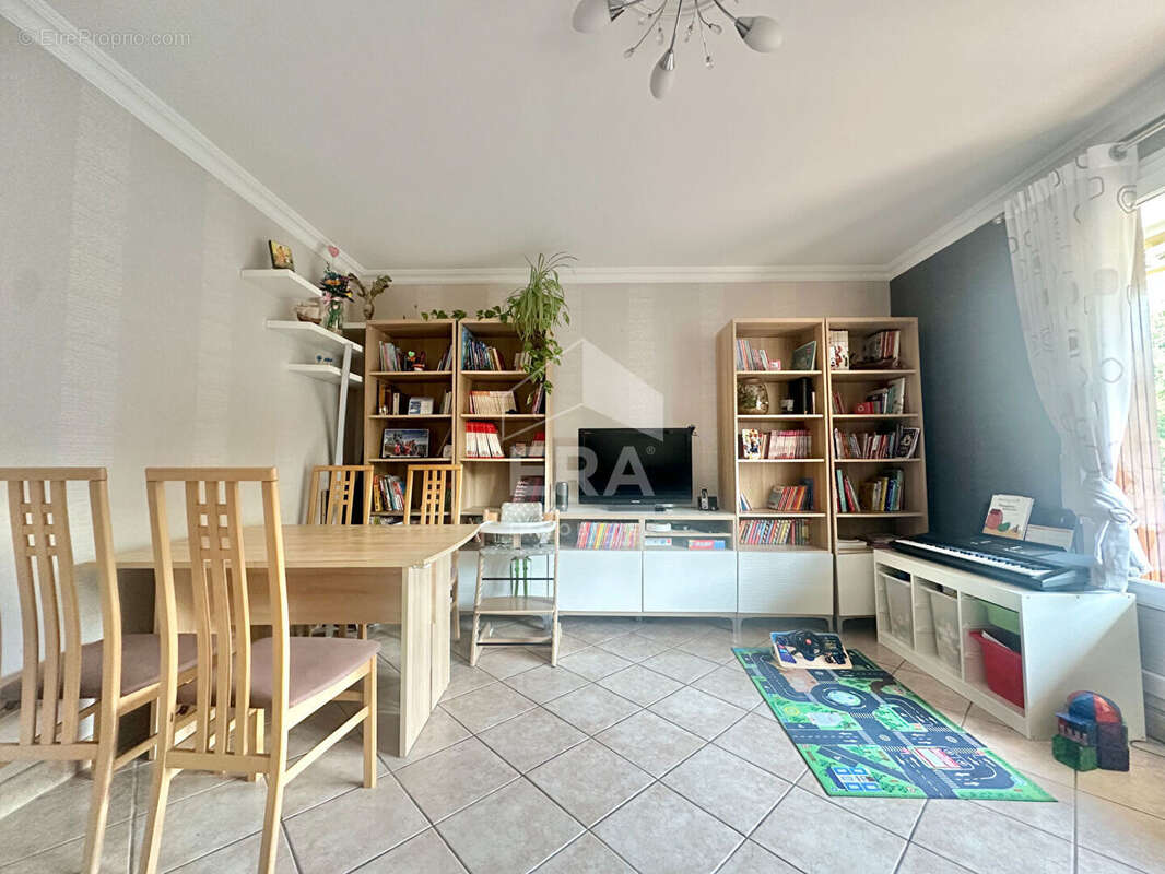 Appartement à SARTROUVILLE