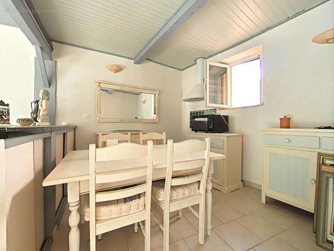 Maison à OUVEILLAN