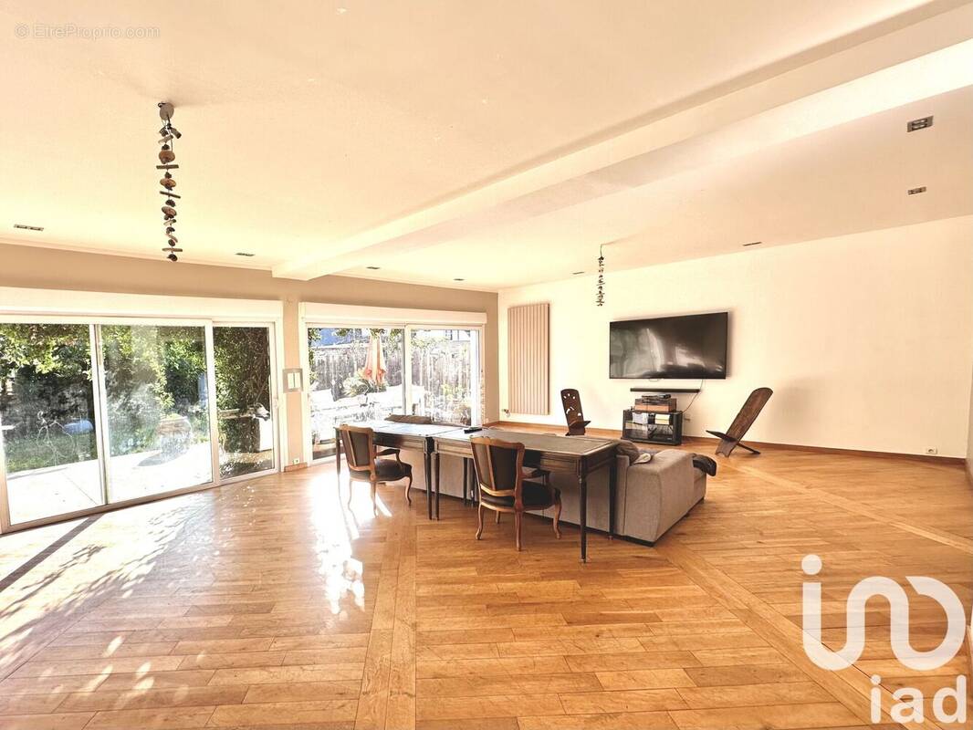 Photo 1 - Maison à SAINT-MAUR-DES-FOSSES