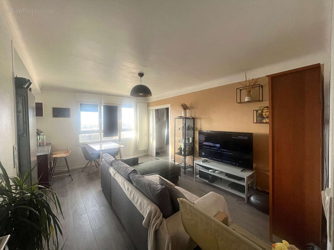 Appartement à SARTROUVILLE