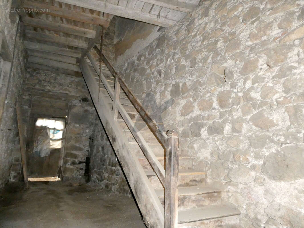 Maison à LONGESSAIGNE