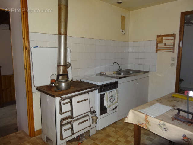 Maison à CHAPDES-BEAUFORT