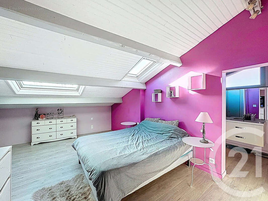 Maison à SAINT-ETIENNE-DE-TULMONT