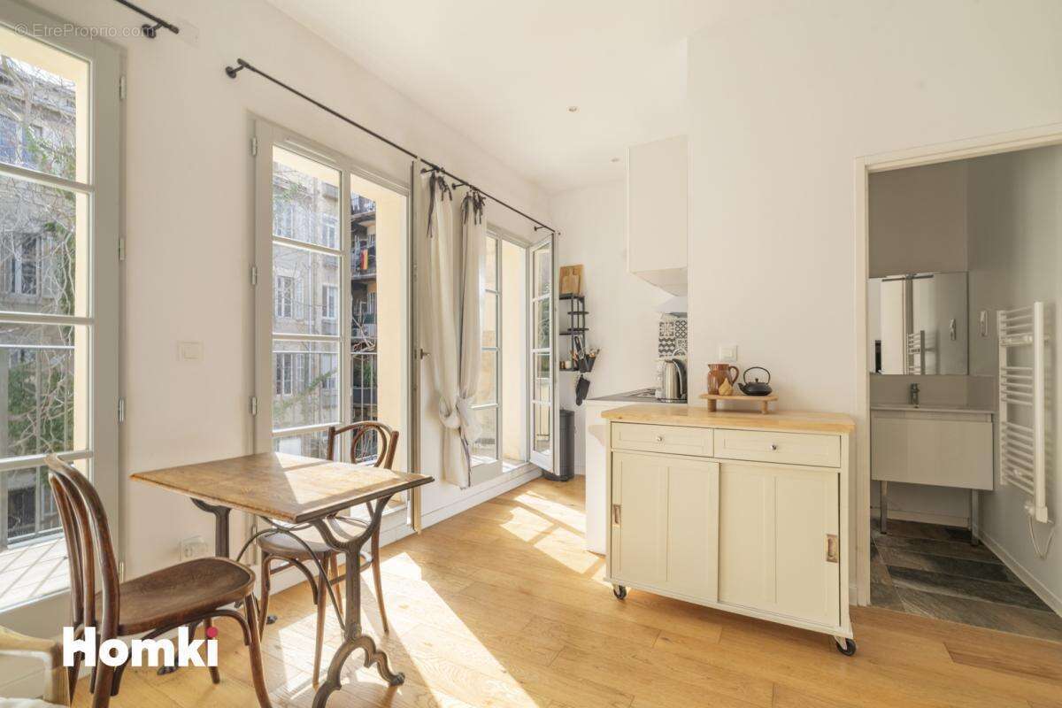 Appartement à MARSEILLE-1E