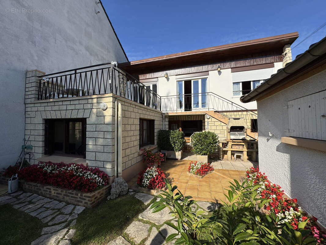 Maison à SAINT-MAUR-DES-FOSSES