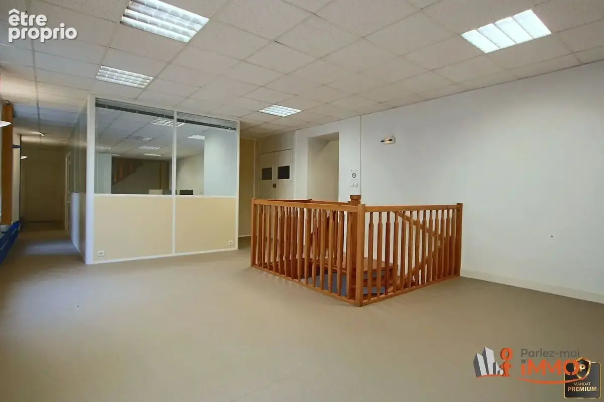 Bâtiment de 578m2 - photo 8