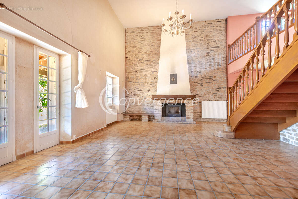 Maison à SAINT-YRIEIX-LA-PERCHE