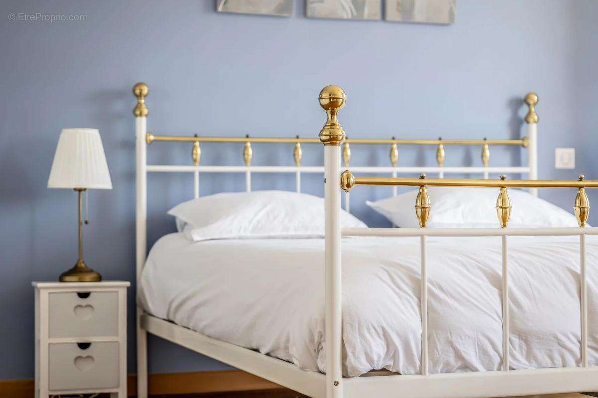 Maison à VILLENEUVE-LE-COMTE