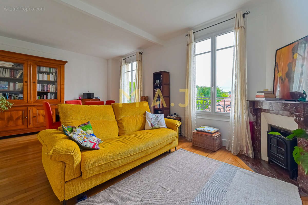 Appartement à LE PERREUX-SUR-MARNE