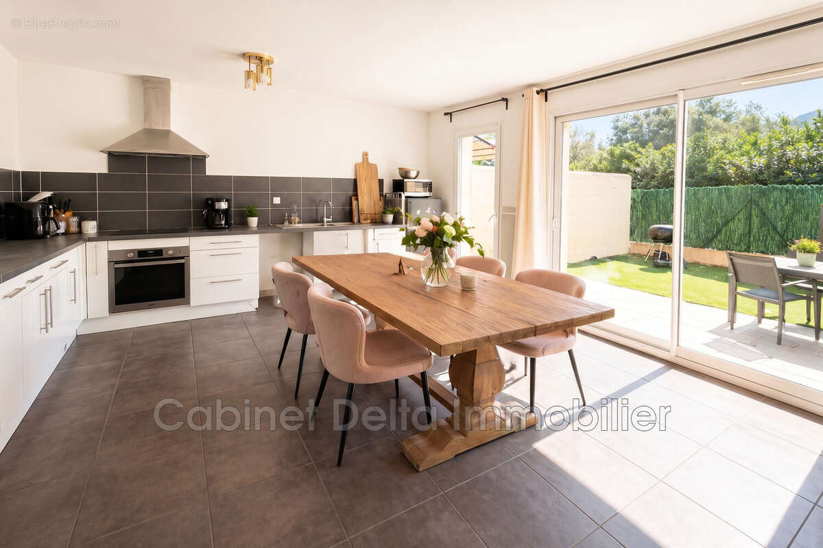 Maison 4 pièces 85 m² à vendre à Cuers (83390) - photo 3