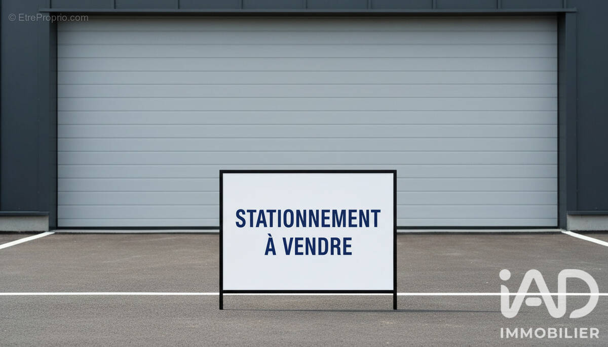 Photo 1 - Parking à MELUN