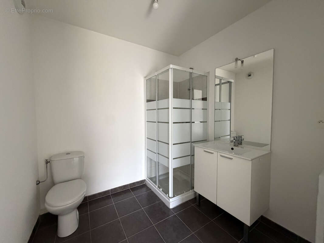 Appartement à CARROS