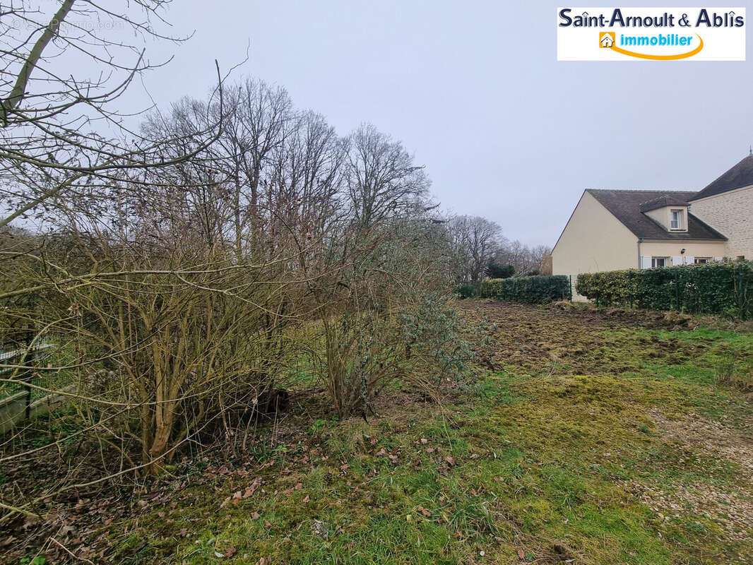 Terrain à SAINT-ARNOULT-EN-YVELINES