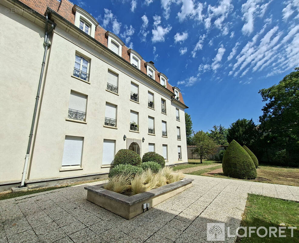 Appartement à FONTAINEBLEAU