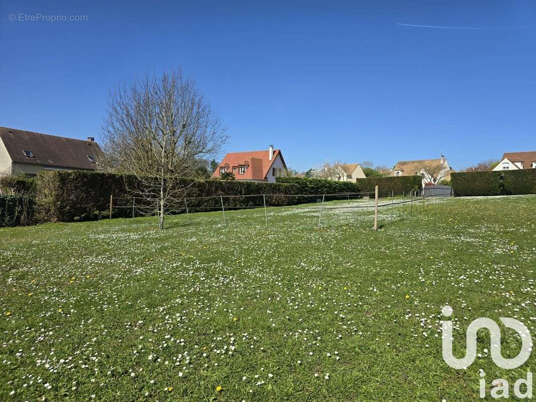 Photo 2 - Terrain à VARENNES-JARCY