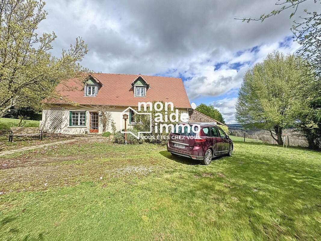 Maison à SAINT-PRIEST-LES-FOUGERES