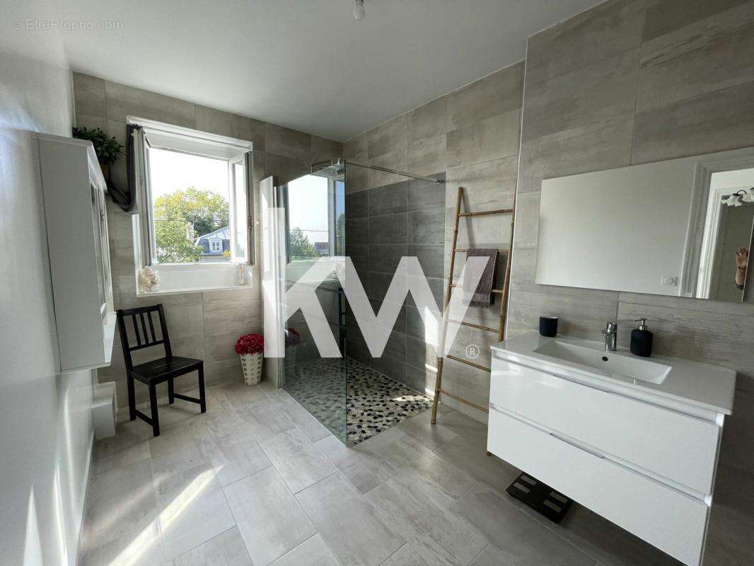 Maison à MONTMORENCY