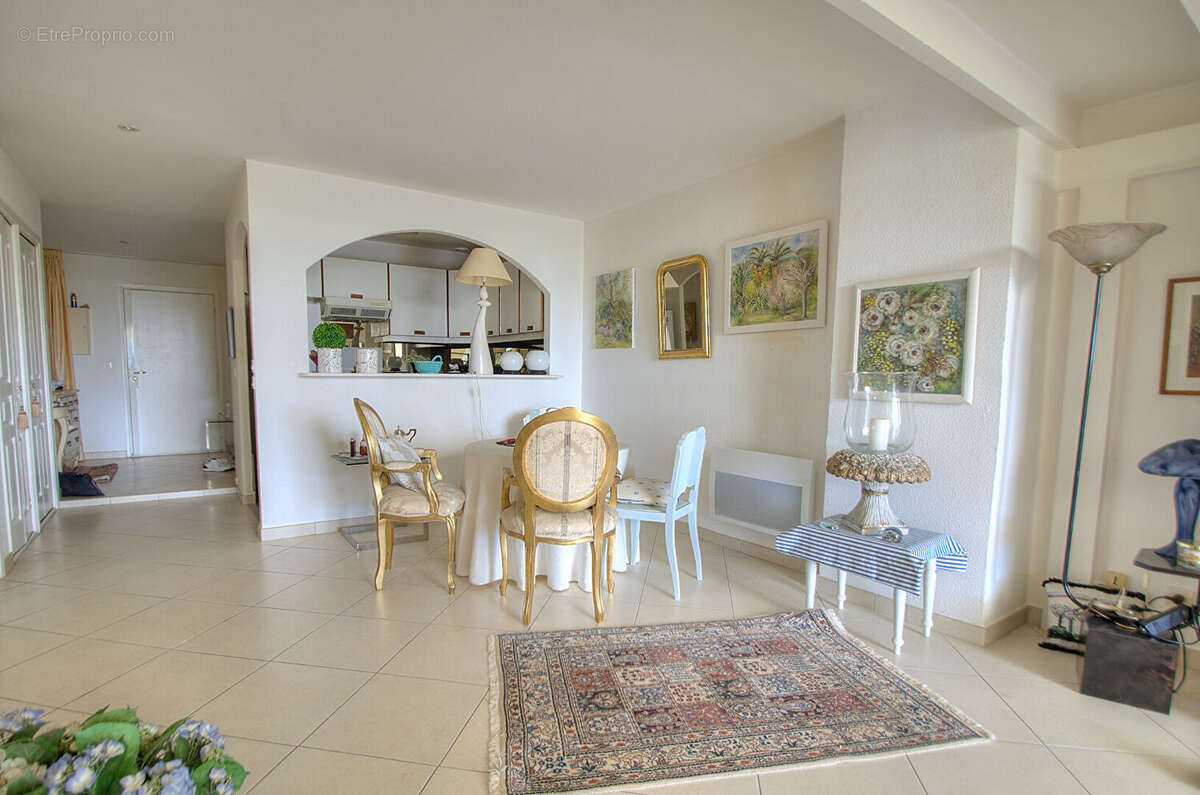Appartement 2 pieces  70 m2, piscine golfs saint-raphael - photo 4