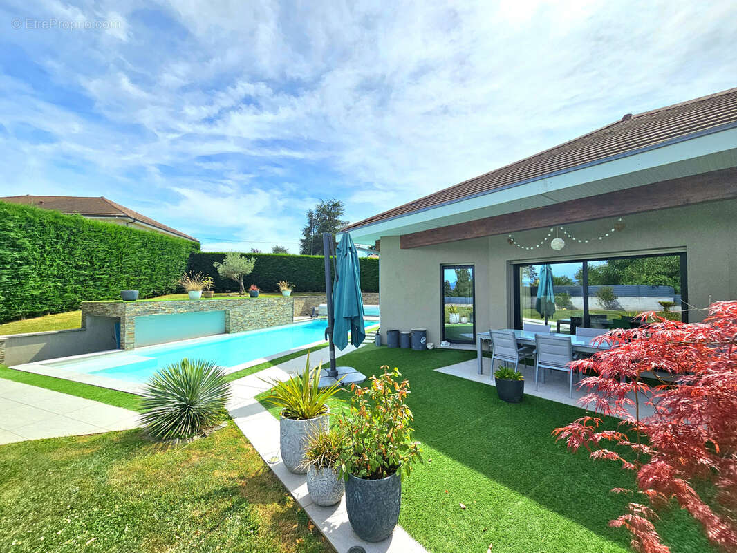 Maison à LA TOUR-DU-PIN