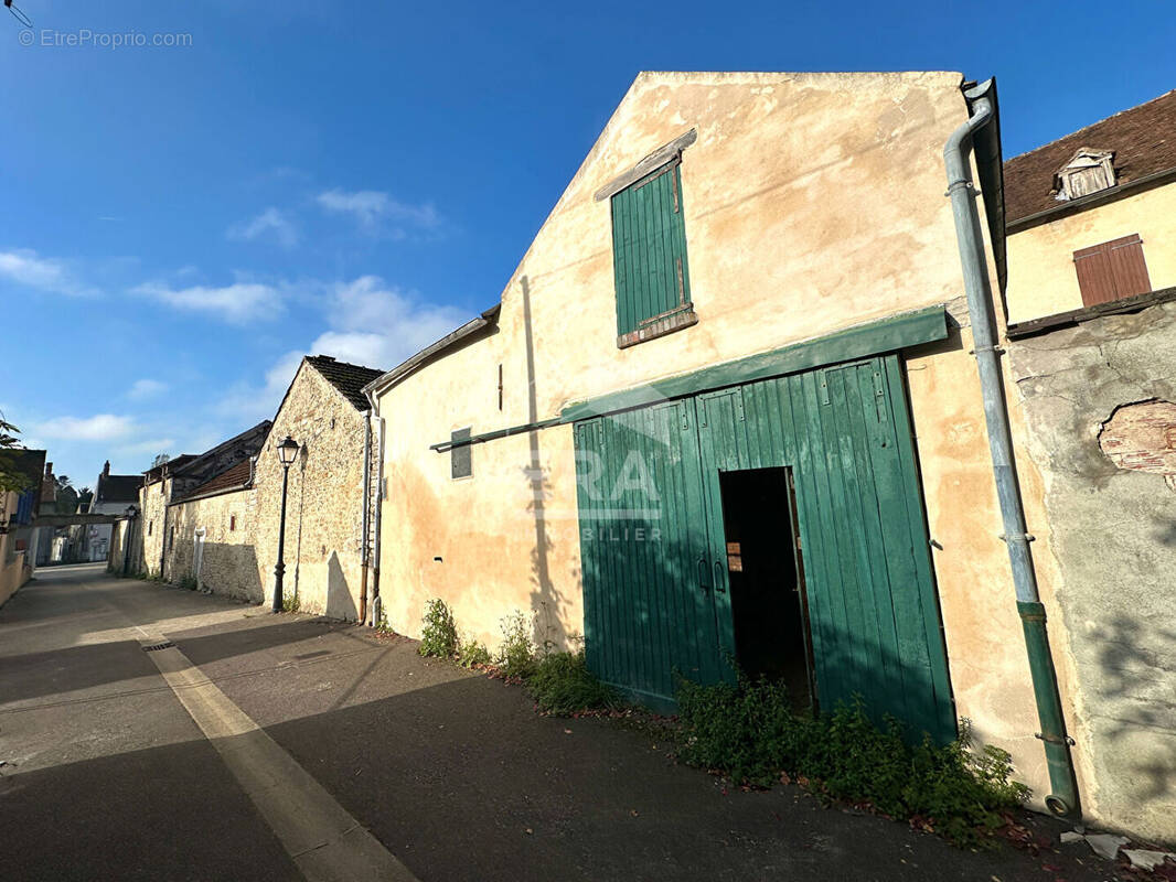Maison à LORREZ-LE-BOCAGE-PREAUX