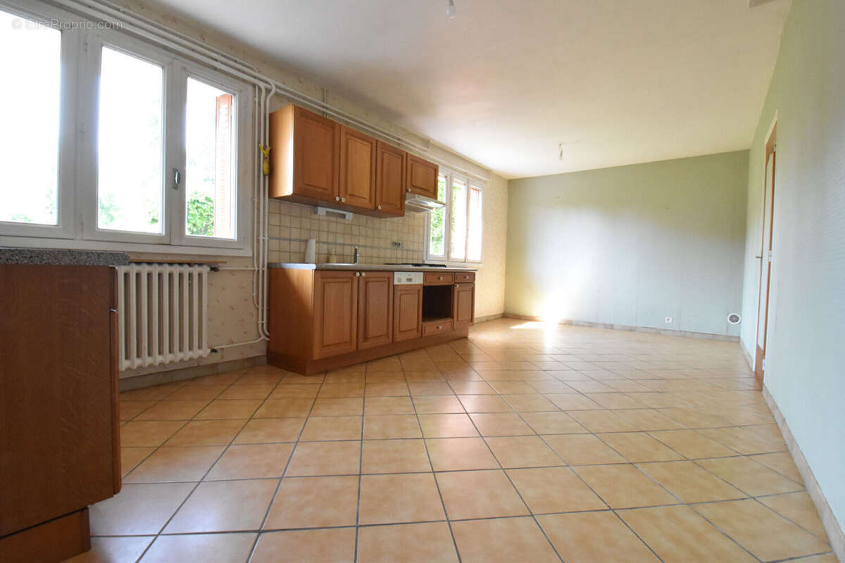 Maison à ARPAJON-SUR-CERE