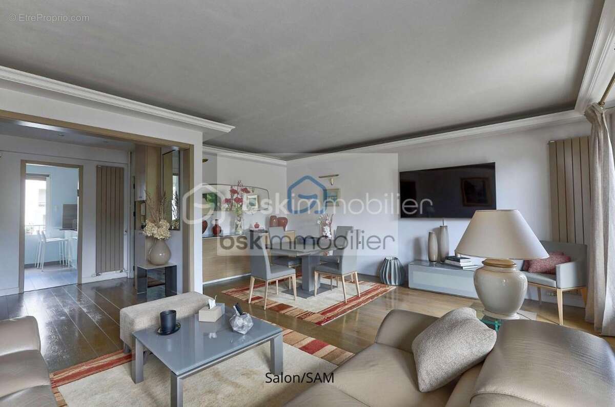 Appartement à CHARENTON-LE-PONT