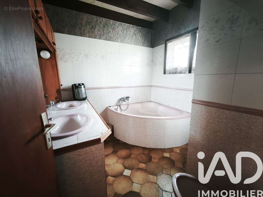 Photo 4 - Maison à LES PEINTURES