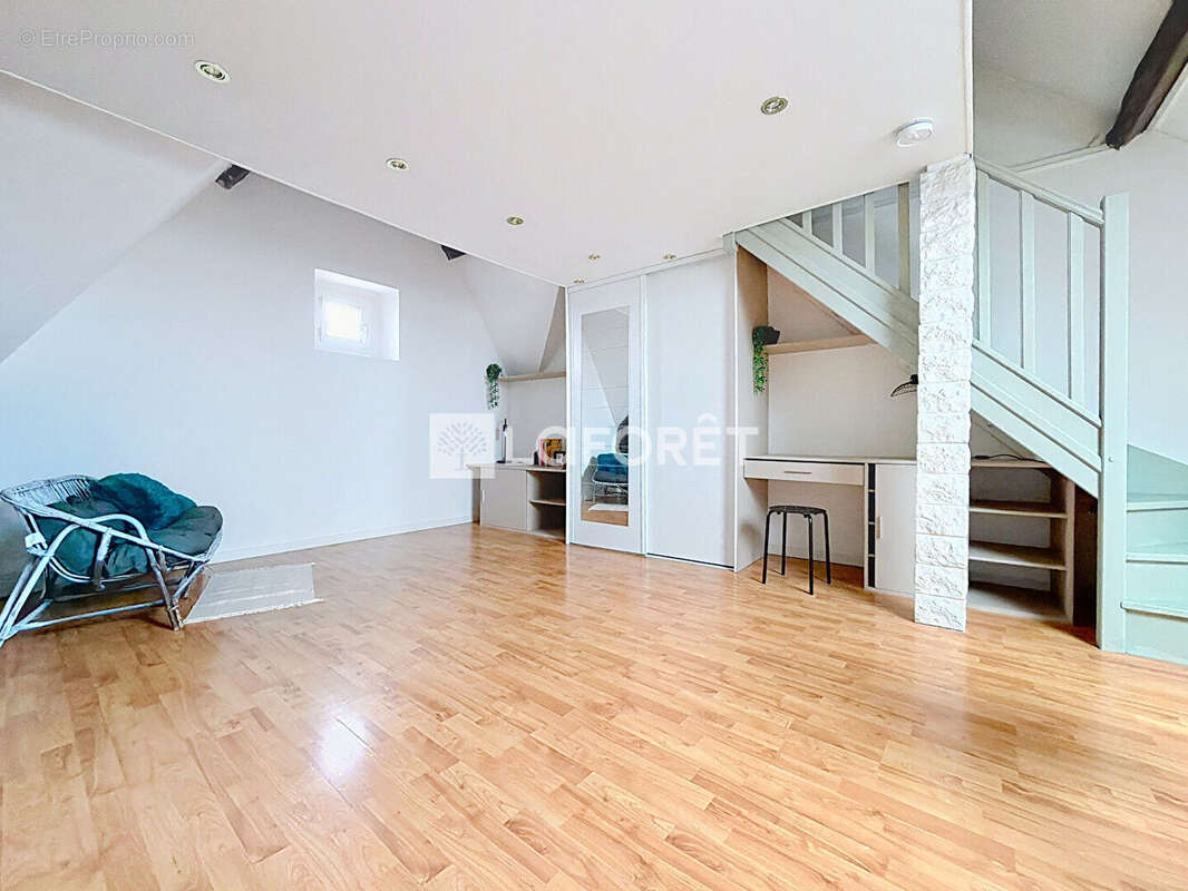 Appartement à MAINVILLIERS