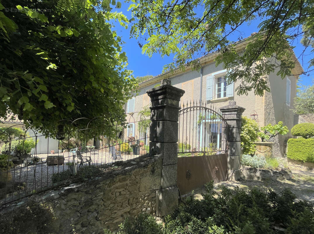 Maison à VAISON-LA-ROMAINE