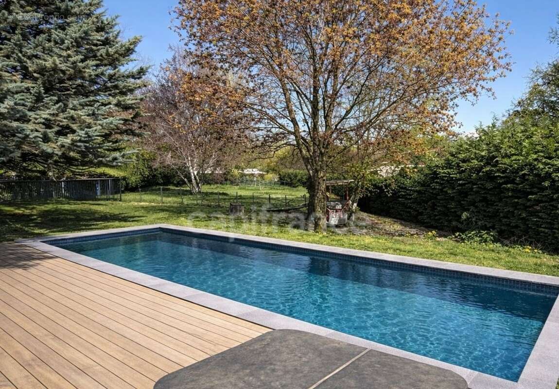 Maison à vendre 7 pièces CROZET (01) - photo 4