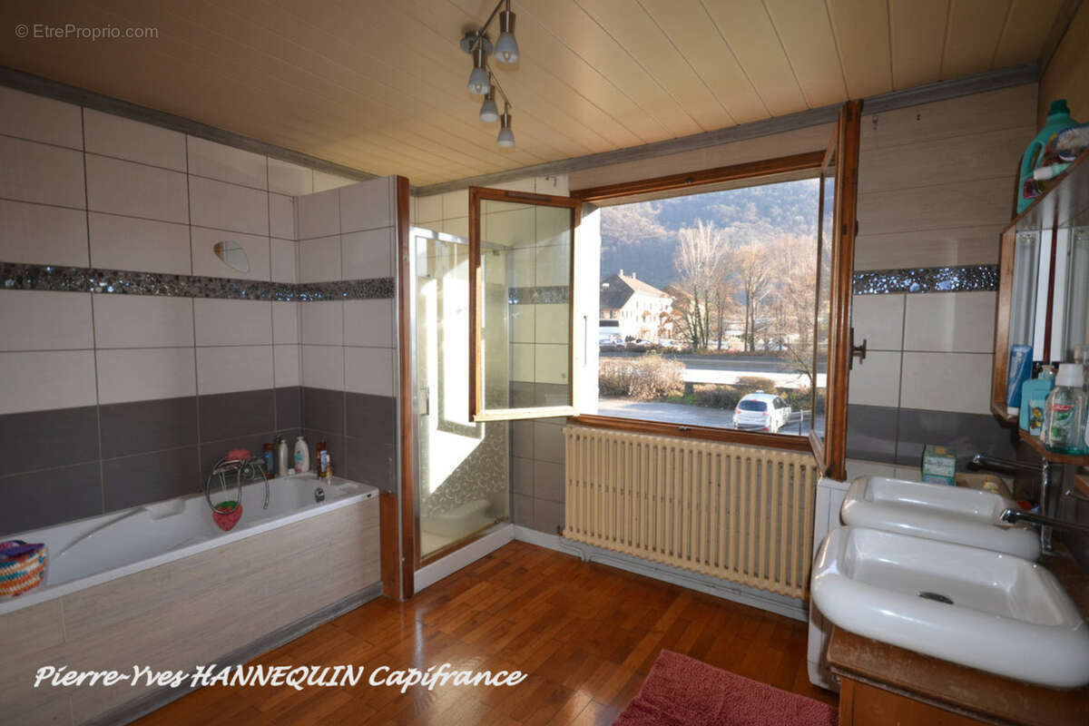 Maison familiale 152 m² Terrain 600 m² – Garage - photo 8